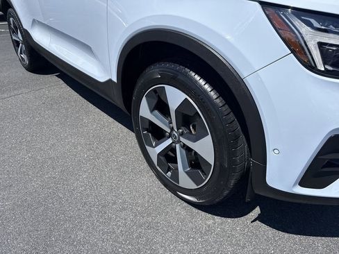 Used 2024 Volvo XC40 B5 Plus w/ Protection Package Premier AWD/4WD image 16