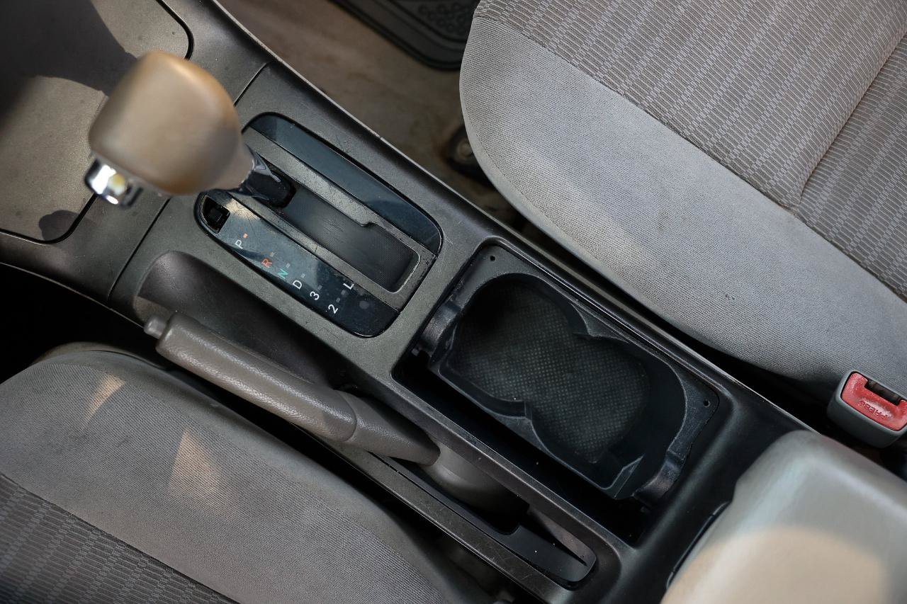 Used 2005 Toyota Camry LE FWD image 30