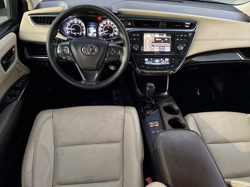 Used 2013 Toyota Avalon Limited image 2