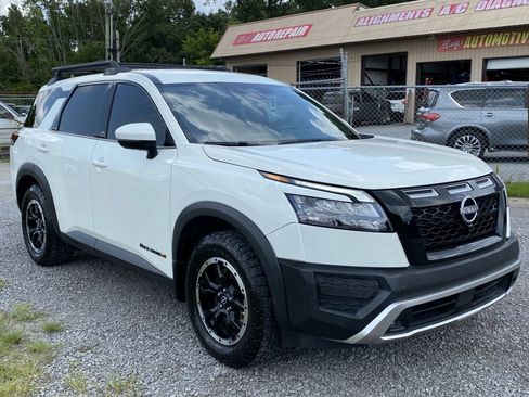 Used 2024 Nissan Pathfinder Rock Creek AWD/4WD image 3