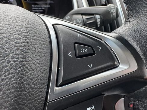 Used 2019 Ford Edge Titanium FWD image 17