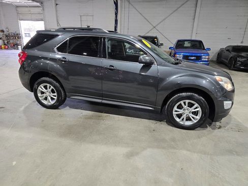 Used 2017 Chevrolet Equinox LT w/ Convenience Package image 16