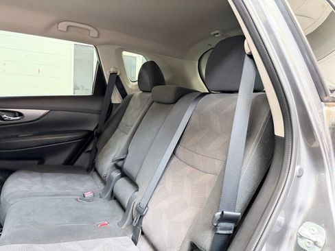 Used 2016 Nissan Rogue SV FWD image 20