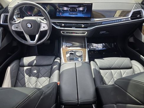 Used 2024 BMW X7 xDrive40i w/ Premium Package AWD/4WD image 12