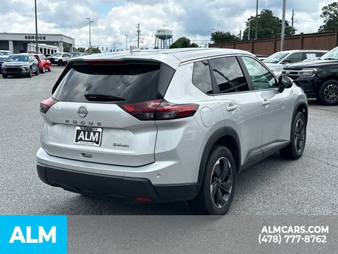 Used 2024 Nissan Rogue SV AWD/4WD image 5