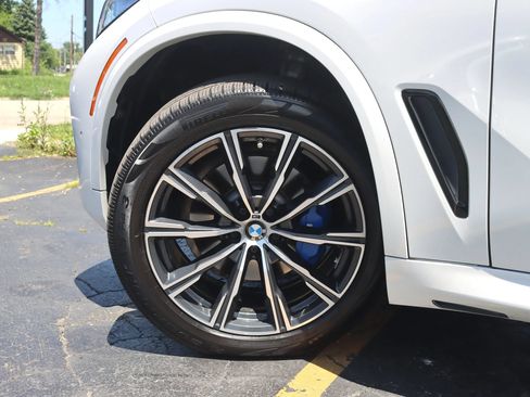 Used 2019 BMW X5 xDrive40i w/ M Sport Package AWD/4WD image 15