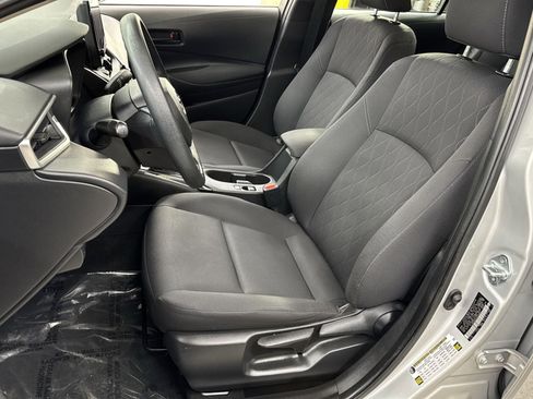 Used 2023 Toyota Corolla LE image 4