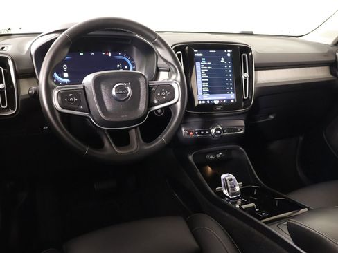 Used 2024 Volvo XC40 B5 Ultimate w/ Protection Package Premier image 2