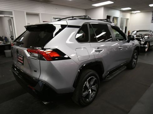 Used 2024 Toyota RAV4 SE w/ Weather & Moonroof Package AWD/4WD image 8