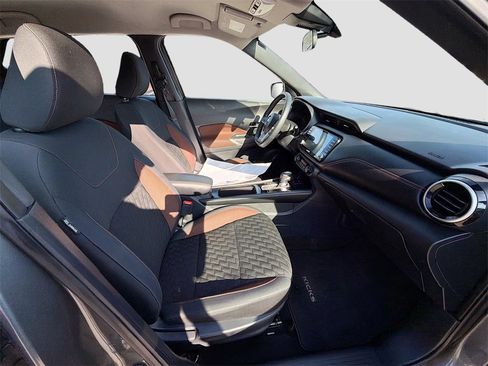 Used 2021 Nissan Kicks SR w/ Exterior Package image 25