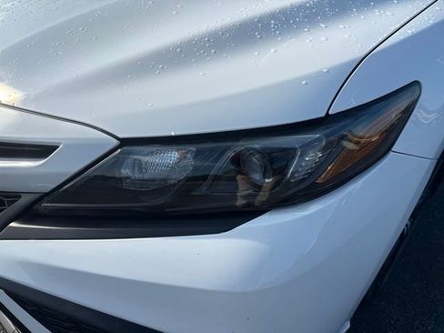 Used 2023 Toyota Camry SE FWD image 9