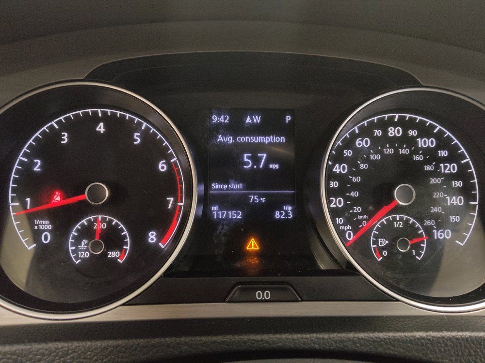 Used 2016 Volkswagen Golf S FWD image 23