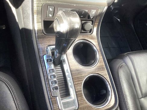 Used 2015 GMC Acadia SLT image 17