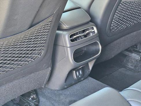 Used 2025 Genesis GV70 2.5T AWD/4WD image 18