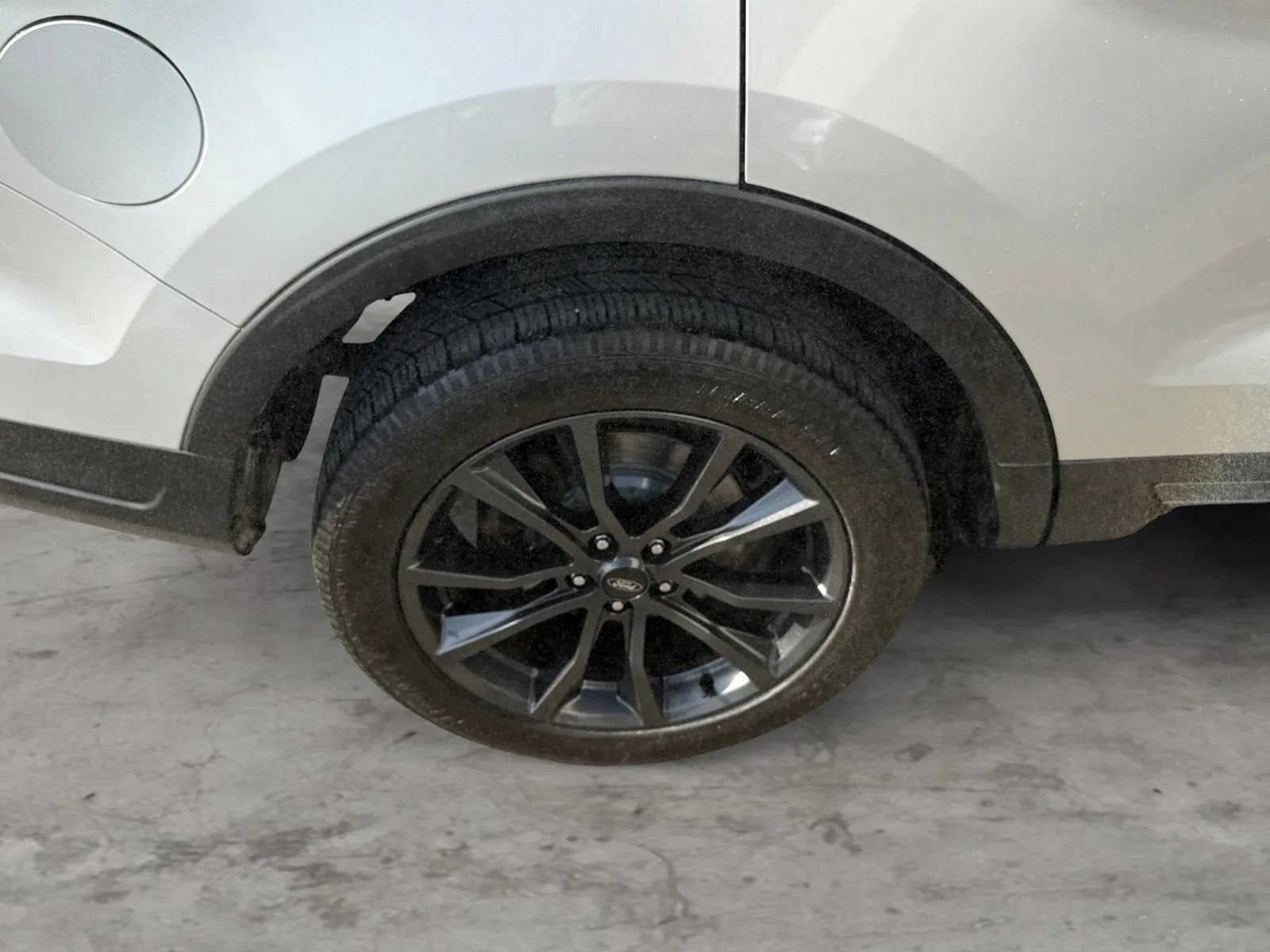 Used 2019 Ford Explorer XLT w/ Equipment Group 202A AWD/4WD image 45