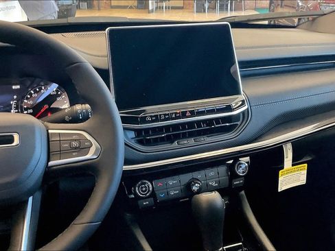 New 2026 Jeep Compass Latitude image 7