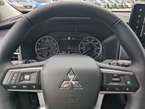 New 2026 Mitsubishi Outlander SE FWD image 24