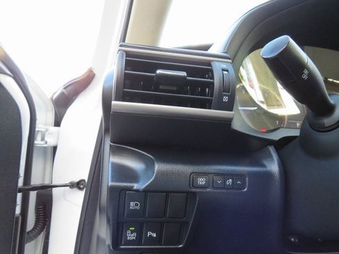 Used 2017 Lexus IS 200t image 35