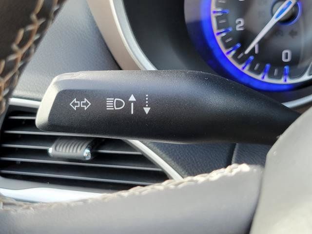 Used 2023 Chrysler Voyager LX FWD image 16