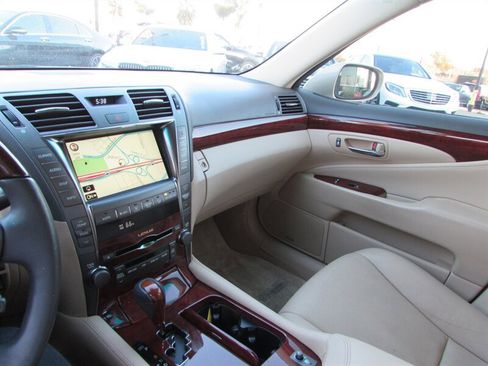 Used 2007 Lexus LS 460 image 12