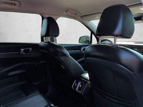 Used 2025 Kia Sorento S FWD image 21