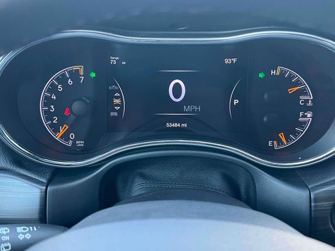 Used 2020 Jeep Grand Cherokee Laredo AWD/4WD image 18