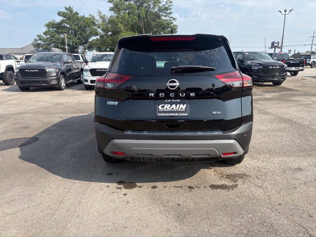 Used 2023 Nissan Rogue SV FWD image 6