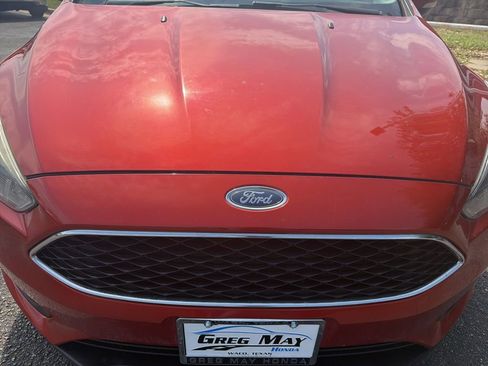 Used 2018 Ford Focus SEL w/ Cold Weather Package image 9