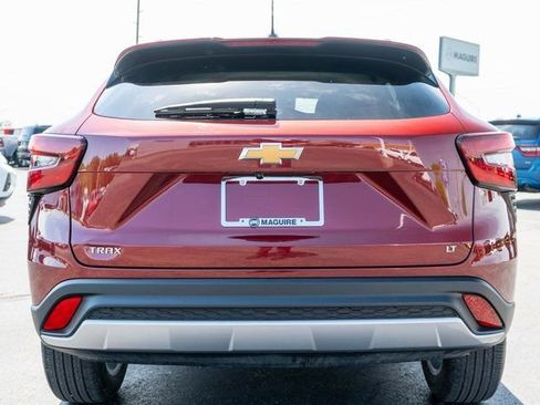 Used 2024 Chevrolet Trax LT w/ Driver Confidence Package FWD image 7