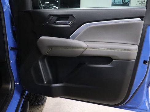 Used 2025 Chevrolet Colorado ZR2 w/ Technology Package AWD/4WD image 22