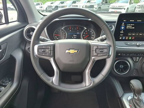 Used 2025 Chevrolet Blazer LT AWD/4WD image 19