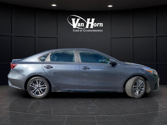 Used 2023 Kia Forte GT-Line w/ GT-Line Premium Package FWD image 8