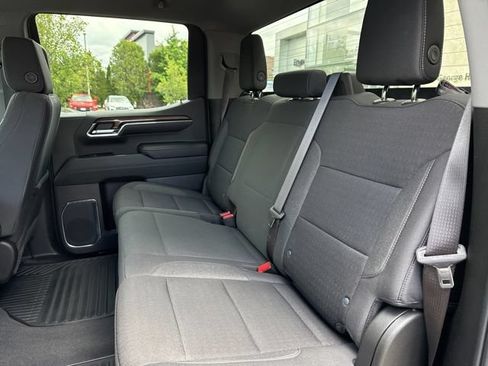 Used 2024 Chevrolet Silverado 1500 LT AWD/4WD image 12