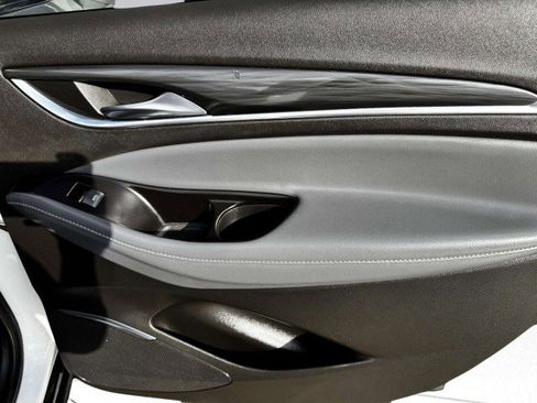 Used 2019 Buick Enclave Essence image 48