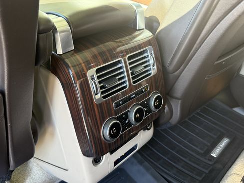 Used 2014 Land Rover Range Rover HSE image 26