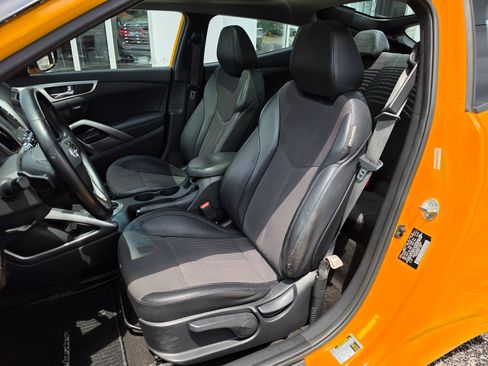 Used 2014 Hyundai Veloster w/ Style Package 02 FWD image 8