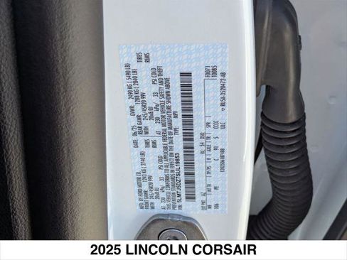 Used 2025 Lincoln Corsair Grand Touring w/ Equipment Group 302A AWD/4WD image 29