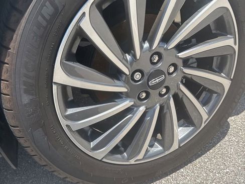 Used 2023 Lincoln Corsair Reserve w/ Equipment Group 201A FWD image 12