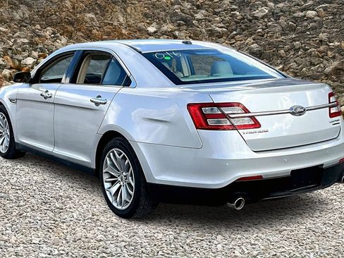 Used 2018 Ford Taurus Limited image 10