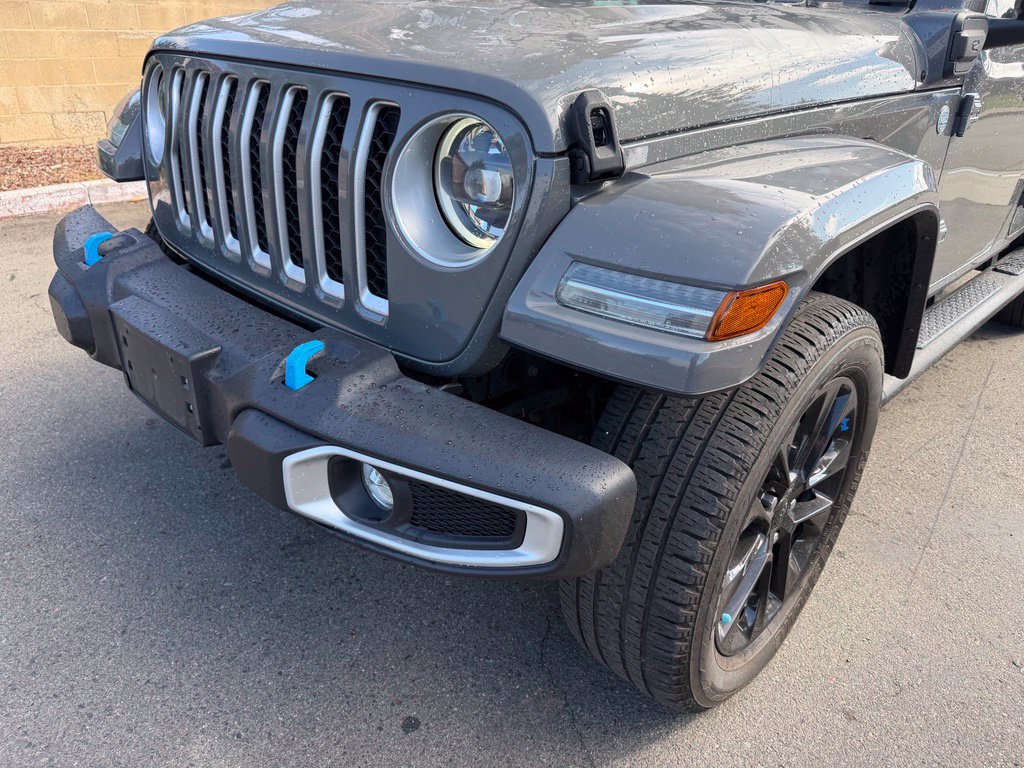 Used 2023 Jeep Wrangler Unlimited Sahara AWD/4WD image 3