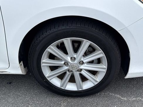 Used 2013 Toyota Camry XLE w/ Leather Pkg FWD image 7