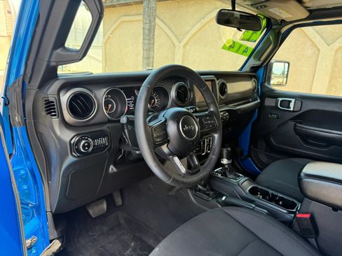 Used 2022 Jeep Gladiator Sport AWD/4WD image 15