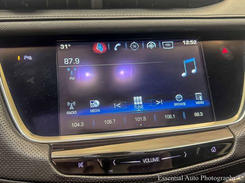 Used 2017 Cadillac XT5 Luxury w/ Driver Awareness Package image 18