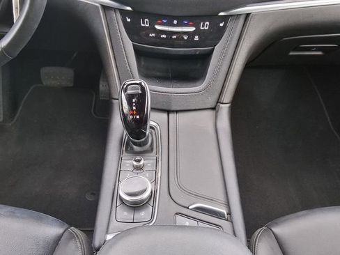 Used 2024 Cadillac XT5 Luxury w/ LPO, Floor Liner Package FWD image 15