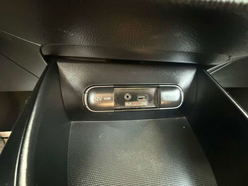 Used 2014 Kia Soul + image 16