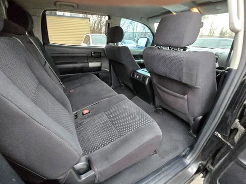 Used 2013 Toyota Tundra Grade 4x4 4dr CrewMax Cab Pick image 31