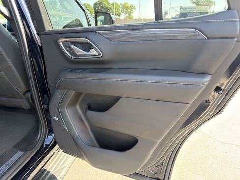 Used 2024 GMC Yukon SLT AWD/4WD image 13