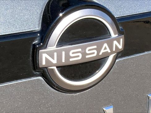 Used 2022 Nissan Pathfinder Platinum w/ Cargo Package image 31