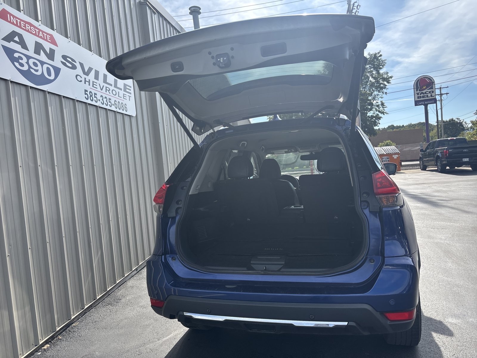 Used 2019 Nissan Rogue SL AWD/4WD image 9
