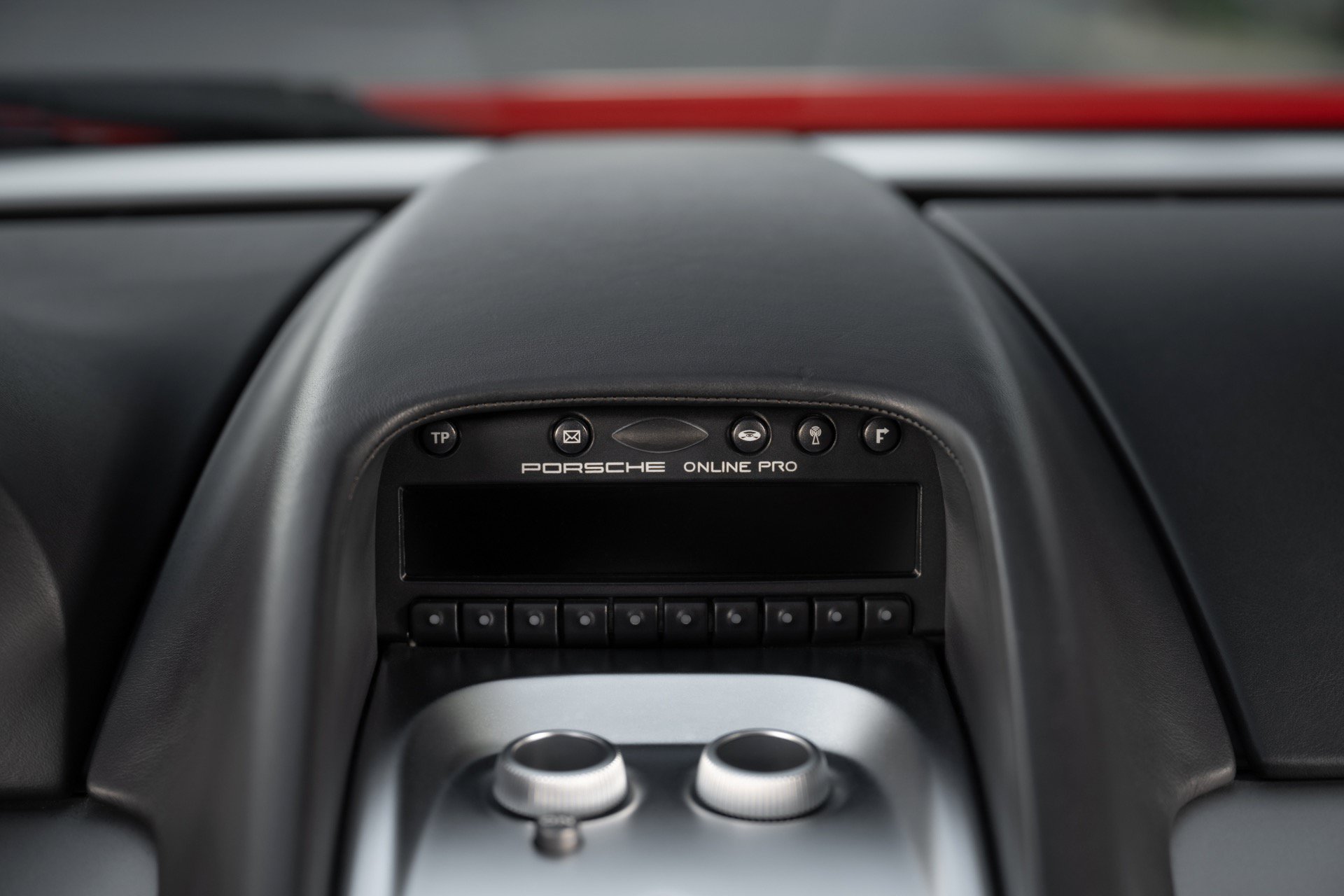 Used 2005 Porsche Carrera GT RWD image 41